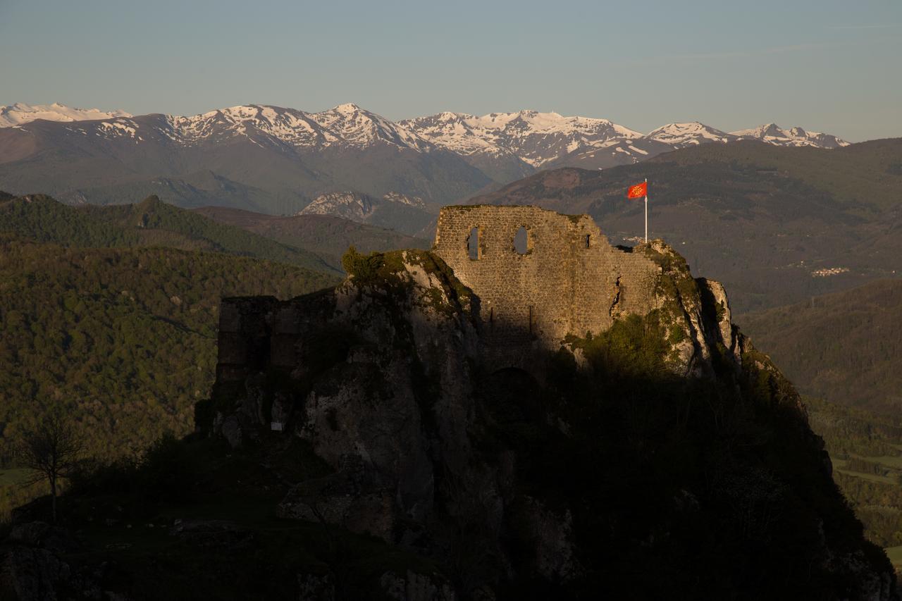 Gite D'Etape De Roquefixade Экстерьер фото